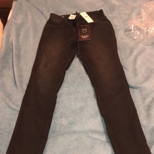 Black stretchy fashion nova skinny jeans